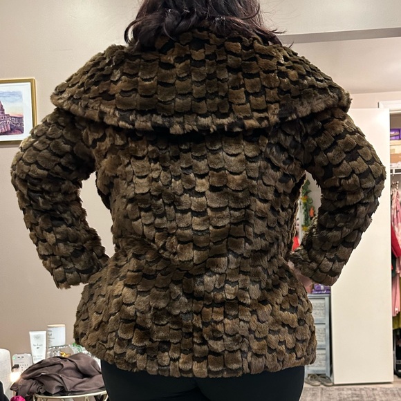 Guess faux fur coat ￼ - Picture 6 of 6